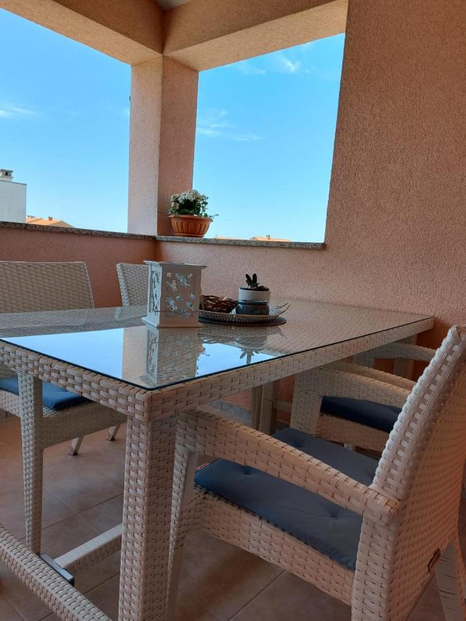 Apartments Tomic Biograd Na Moru Exterior photo