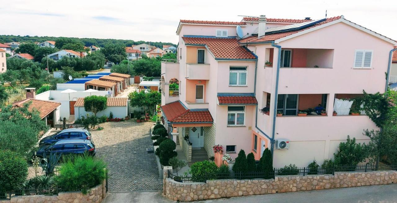 Apartments Tomic Biograd Na Moru Exterior photo
