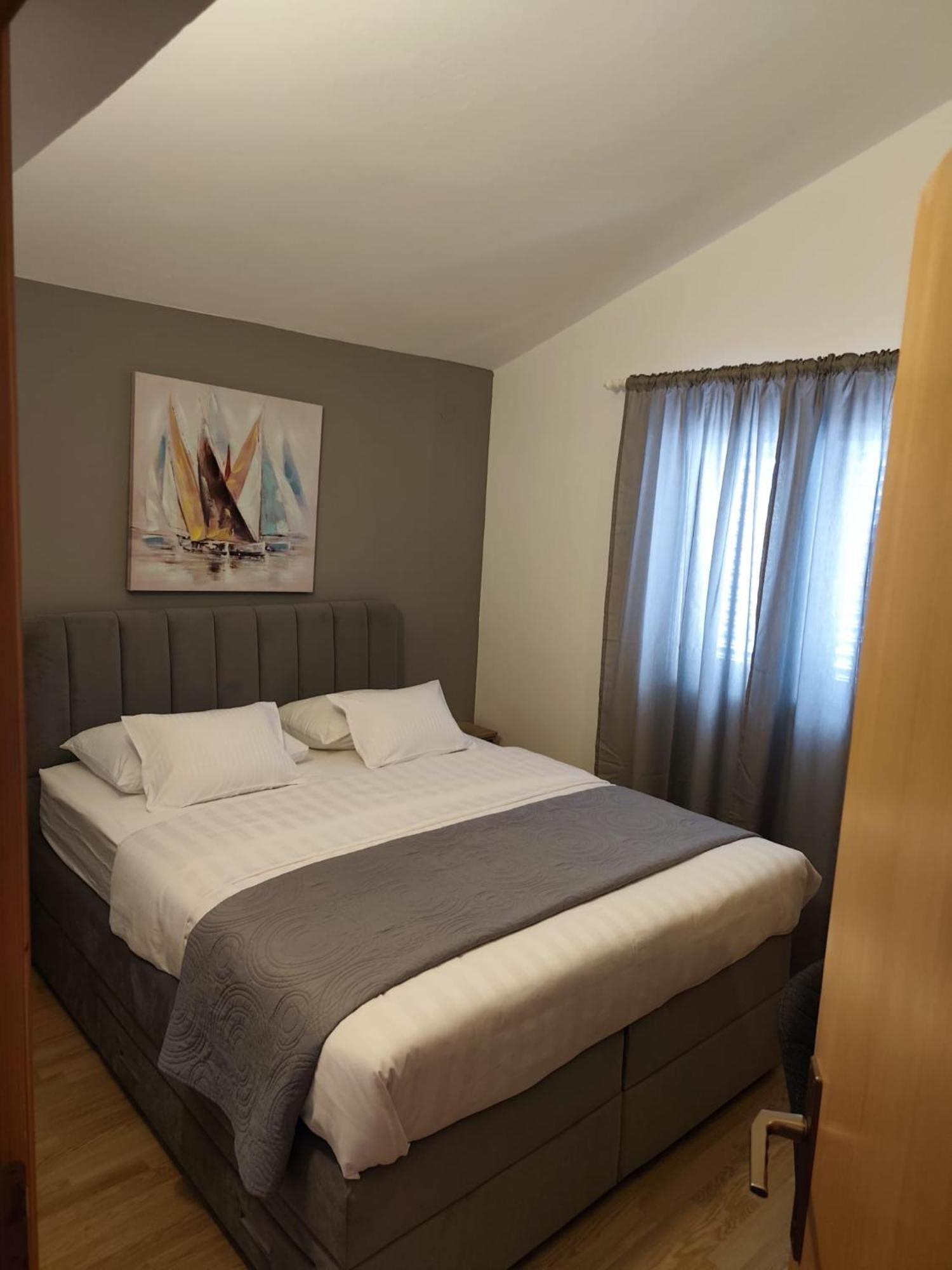 Apartments Tomic Biograd Na Moru Exterior photo